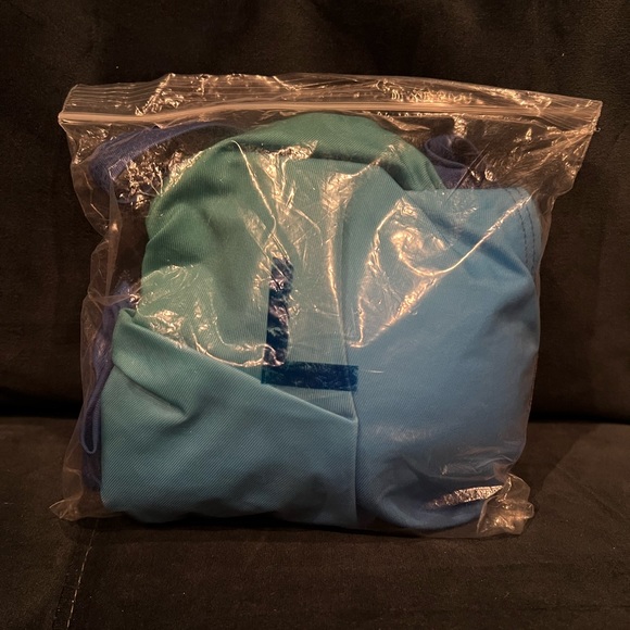 New women’s swimsuit - Picture 2 of 3